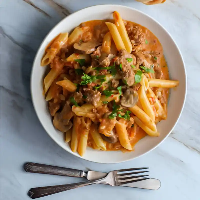 pasta funghi e salsiccia